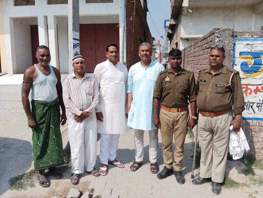 जुम्मे की नमाज में हिंदू-मुस्लिम भाईचारे की दुआ, आगामी त्यौहार शान्ति से मिलकर मनाने की अपील।
