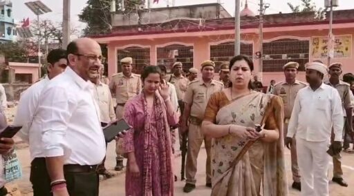 जिलाधिकारी ने किया तहसील भाटपाररानी अंतर्गत रानी पोखरा का निरीक्षण, छठ पूजा की तैयारियों का लिया जायजा