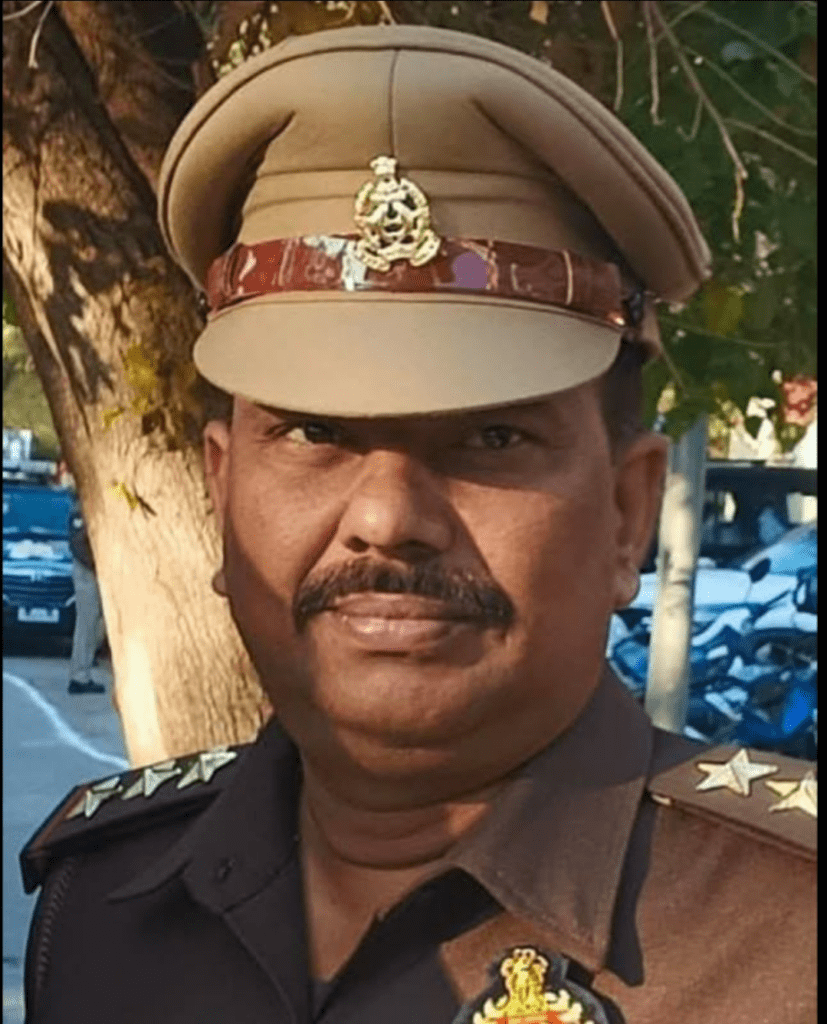 कुठौंद थाने में बड़ा हादसा: थाना प्रभारी अरुण कुमार राय ने सर्विस रिवॉल्वर से खुद को मारी गोली, हालात नाज़ुक कारण ■ फिलहाल यह स्पष्ट नहीं हो सका है■म्रत घोषित