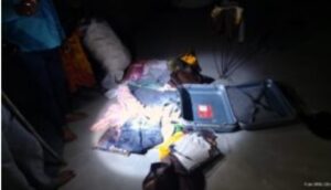 दो गांव मिलकर 5 घरों में चोरी