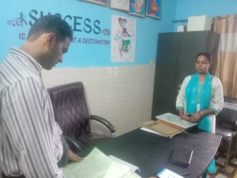 डीएम ने ली विद्यालयों और वीएचएनडी निरीक्षण की समीक्षा, कमियां दूर करने के दिए निर्देश