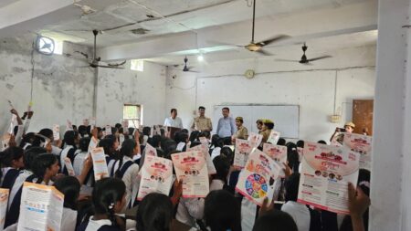 नेहरू इंटरमीडिएट कॉलेज फुलवरिया बंगरूआ में ‘नारी सुरक्षा, नारी सम्मान’ जागरूकता कार्यक्रम आयोजित