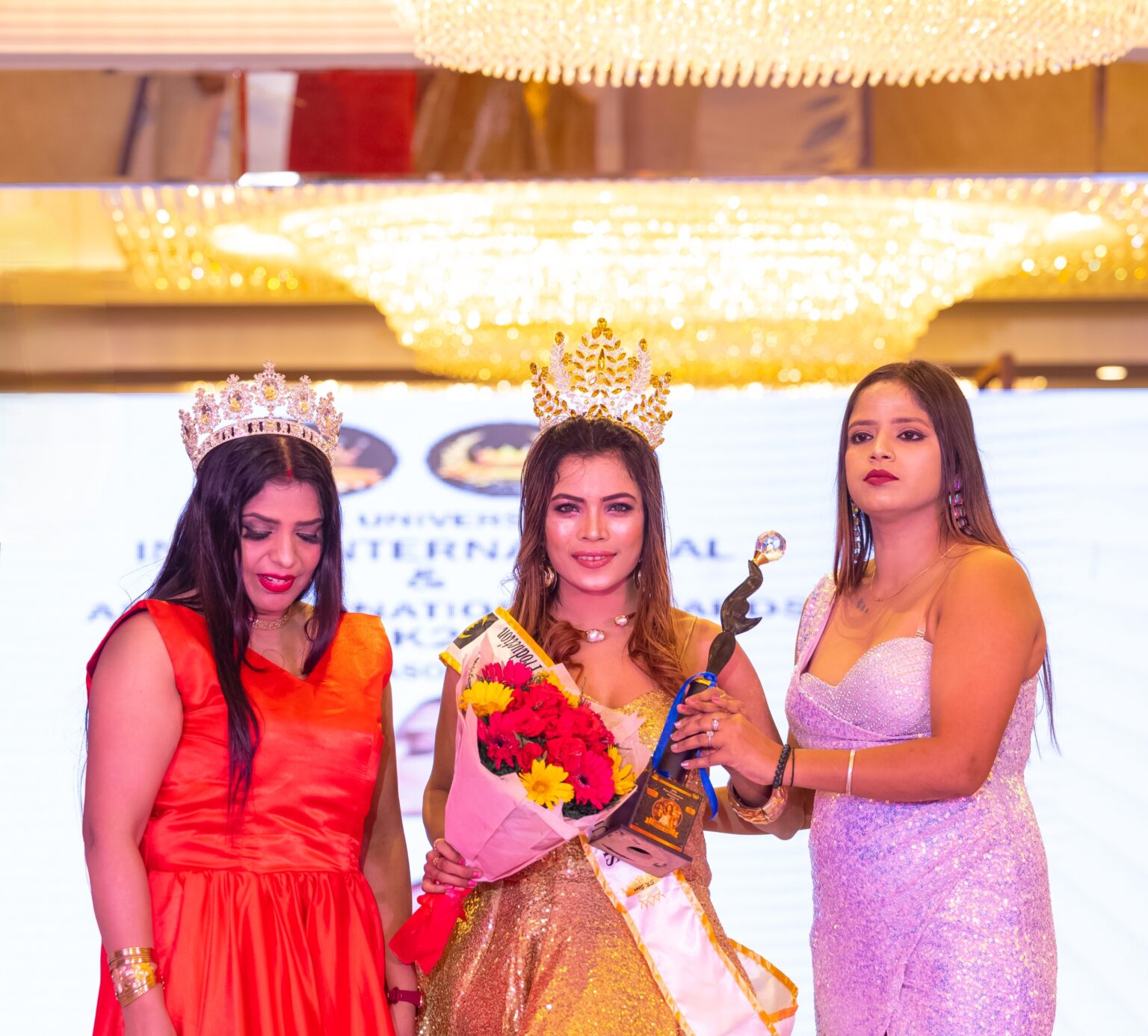 एस. के. यूनिवर्स इंडिया इंटरनेशनल ब्यूटी पेजेंट सीज़न 30 का भव्य आयोजन ।¾